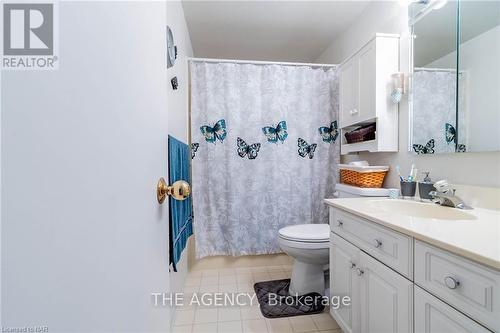 2 - 64 Forster Street, St. Catharines (442 - Vine/Linwell), ON - Indoor Photo Showing Bathroom