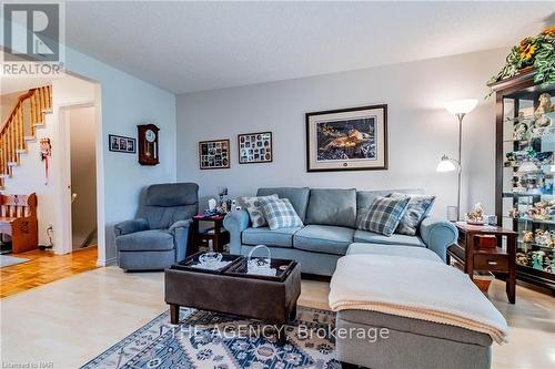 2 - 64 Forster Street, St. Catharines (442 - Vine/Linwell), ON - Indoor Photo Showing Living Room