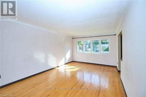 5 Cherrywood Avenue, Pelham (662 - Fonthill), ON - Indoor Photo Showing Other Room