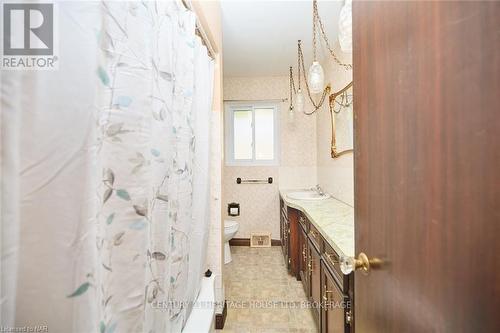 5 Cherrywood Avenue, Pelham (662 - Fonthill), ON - Indoor Photo Showing Bathroom