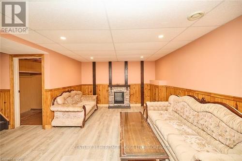 5 Cherrywood Avenue, Pelham (662 - Fonthill), ON - Indoor With Fireplace