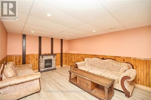 5 Cherrywood Avenue, Pelham (662 - Fonthill), ON - Indoor With Fireplace