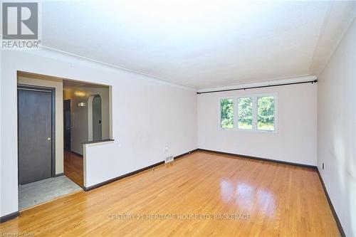 5 Cherrywood Avenue, Pelham (662 - Fonthill), ON - Indoor Photo Showing Other Room