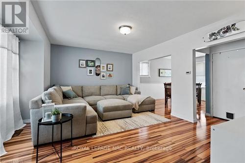 5432 Houck Drive, Niagara Falls (211 - Cherrywood), ON - Indoor Photo Showing Living Room