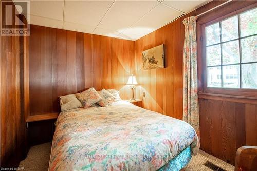 1995 Macdonald Drive, Fort Erie (334 - Crescent Park), ON - Indoor Photo Showing Bedroom