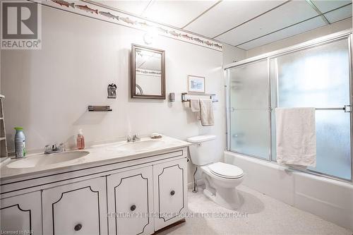 1995 Macdonald Drive, Fort Erie (334 - Crescent Park), ON - Indoor Photo Showing Bathroom