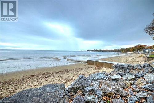 1995 Macdonald Drive, Fort Erie (334 - Crescent Park), ON - Outdoor With Body Of Water With View