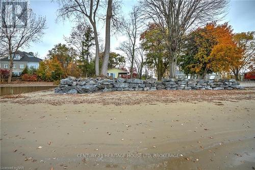 1995 Macdonald Drive, Fort Erie (334 - Crescent Park), ON - Outdoor With Body Of Water