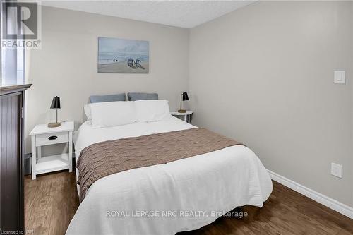 26 Doncaster Boulevard, St. Catharines (446 - Fairview), ON - Indoor Photo Showing Bedroom