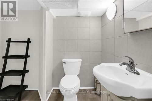 26 Doncaster Boulevard, St. Catharines (446 - Fairview), ON - Indoor Photo Showing Bathroom