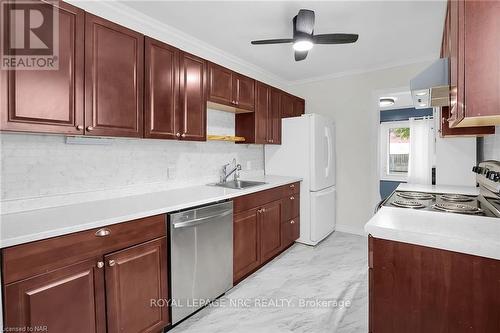 26 Doncaster Boulevard, St. Catharines (446 - Fairview), ON - Indoor Photo Showing Kitchen