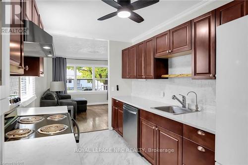 26 Doncaster Boulevard, St. Catharines (446 - Fairview), ON - Indoor Photo Showing Kitchen