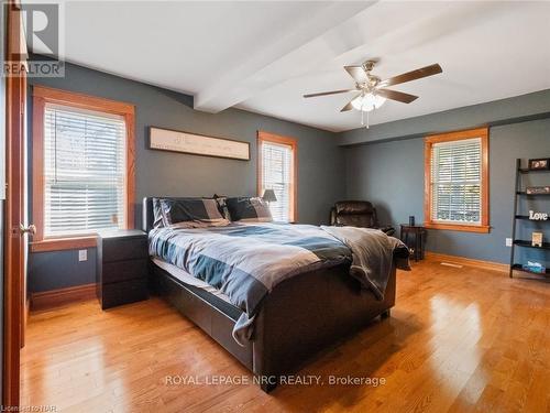 4426 Netherby Road, Fort Erie (224 - Lyons Creek), ON - Indoor Photo Showing Bedroom