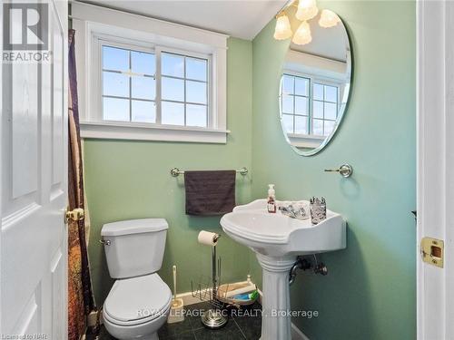 4426 Netherby Road, Fort Erie (224 - Lyons Creek), ON - Indoor Photo Showing Bathroom