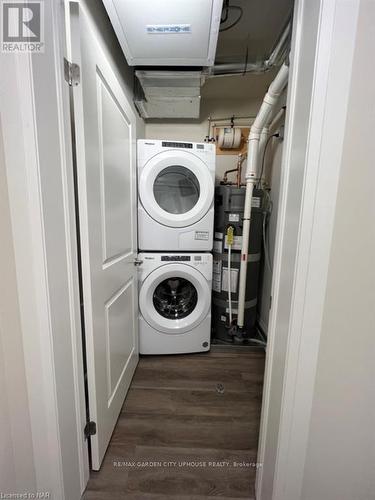 408 - 118 Summersides Boulevard, Pelham (662 - Fonthill), ON - Indoor Photo Showing Laundry Room