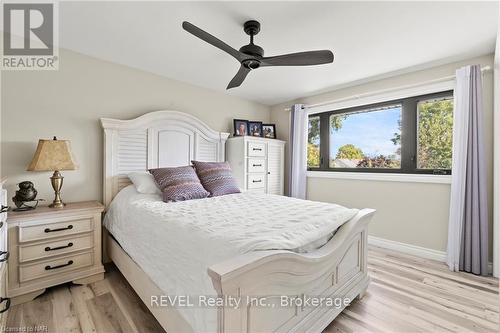 2978 St. Paul Avenue, Niagara Falls (205 - Church'S Lane), ON - Indoor Photo Showing Bedroom