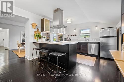 625 Charlotte Street, Niagara-On-The-Lake (101 - Town), ON - Indoor Photo Showing Kitchen