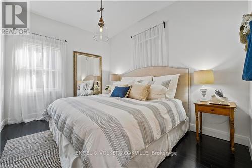 625 Charlotte Street, Niagara-On-The-Lake (101 - Town), ON - Indoor Photo Showing Bedroom