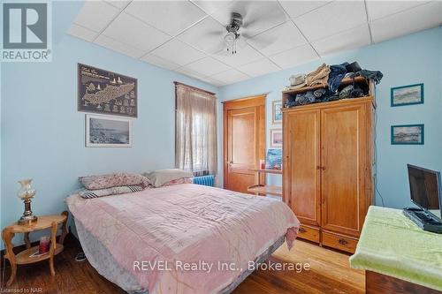 208 North Street, Fort Erie (332 - Central), ON - Indoor Photo Showing Bedroom