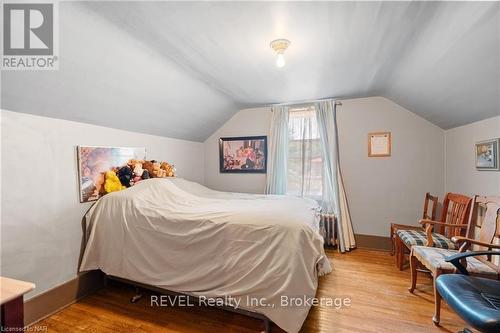 208 North Street, Fort Erie (332 - Central), ON - Indoor Photo Showing Bedroom