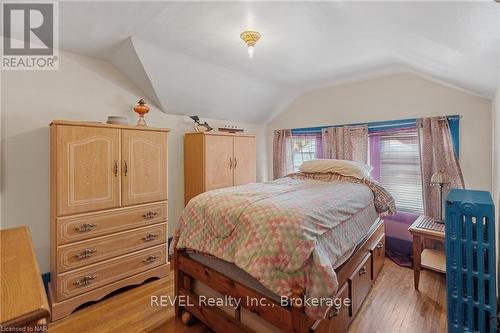 208 North Street, Fort Erie (332 - Central), ON - Indoor Photo Showing Bedroom