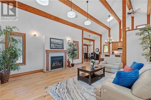 26 Kingsway Street, Welland (774 - Dain City), ON - Indoor Photo Showing Living Room With Fireplace