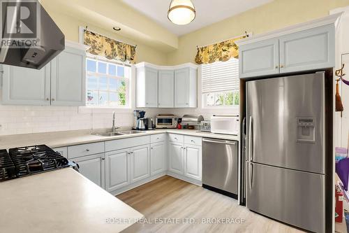 619 King Street, Niagara-On-The-Lake (101 - Town), ON - Indoor Photo Showing Kitchen