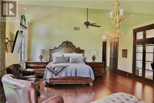 10131 Niagara River Parkway, Niagara Falls (224 - Lyons Creek), ON - Indoor Photo Showing Bedroom