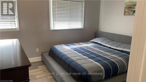 125 - 185 Denistoun Street, Welland (772 - Broadway), ON - Indoor Photo Showing Bedroom