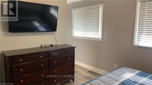 125 - 185 Denistoun Street, Welland (772 - Broadway), ON - Indoor Photo Showing Bedroom