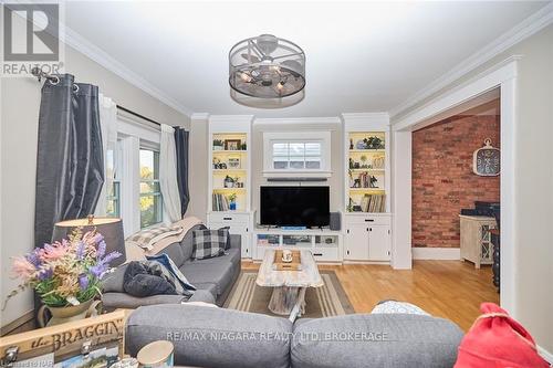 144 River Road, Welland (768 - Welland Downtown), ON - Indoor Photo Showing Living Room