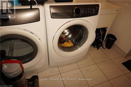 4047 Maitland St Street, Lincoln (982 - Beamsville), ON - Indoor Photo Showing Laundry Room