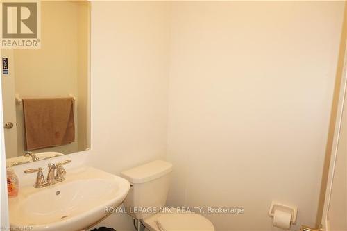 4047 Maitland St Street, Lincoln (982 - Beamsville), ON - Indoor Photo Showing Bathroom