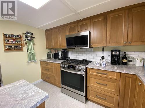 9661 97 C Highway, Merritt, BC - Indoor Photo Showing Kitchen