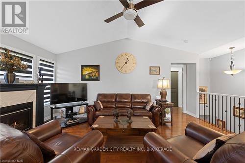 27 - 70 Elmwood Avenue, Welland (772 - Broadway), ON - Indoor Photo Showing Living Room With Fireplace