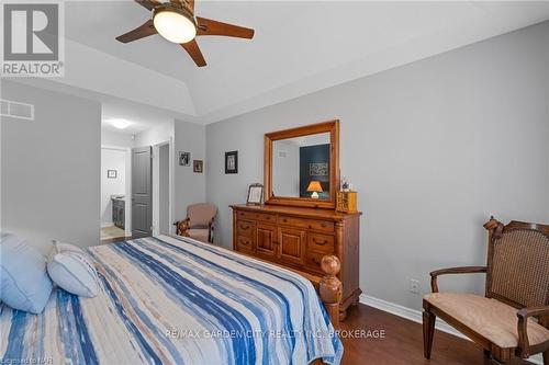 27 - 70 Elmwood Avenue, Welland (772 - Broadway), ON - Indoor Photo Showing Bedroom