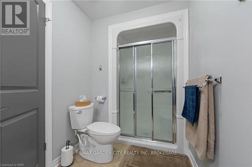 27 - 70 Elmwood Avenue, Welland (772 - Broadway), ON - Indoor Photo Showing Bathroom