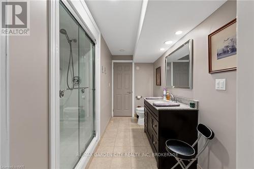 27 - 70 Elmwood Avenue, Welland (772 - Broadway), ON - Indoor Photo Showing Bathroom