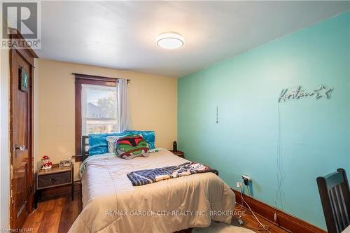 75 Crowland Avenue, Welland (773 - Lincoln/Crowland), ON - Indoor Photo Showing Bedroom