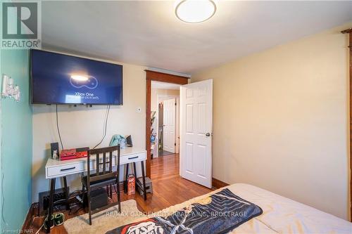 75 Crowland Avenue, Welland (773 - Lincoln/Crowland), ON - Indoor Photo Showing Bedroom