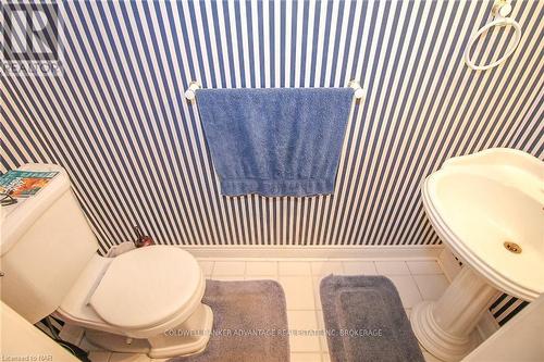 18 - 1599 Pelham Street, Pelham (662 - Fonthill), ON - Indoor Photo Showing Bathroom