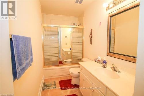 18 - 1599 Pelham Street, Pelham (662 - Fonthill), ON - Indoor Photo Showing Bathroom