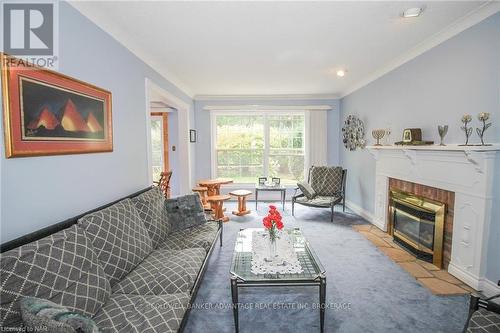 18 - 1599 Pelham Street, Pelham (662 - Fonthill), ON - Indoor Photo Showing Living Room With Fireplace