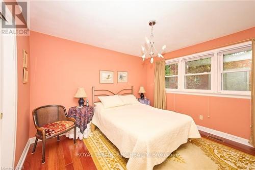 1340 Pelham Street Street, Pelham (662 - Fonthill), ON - Indoor Photo Showing Bedroom