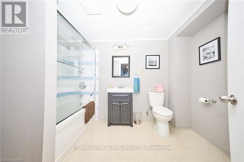 1340 Pelham Street Street, Pelham (662 - Fonthill), ON - Indoor Photo Showing Bathroom