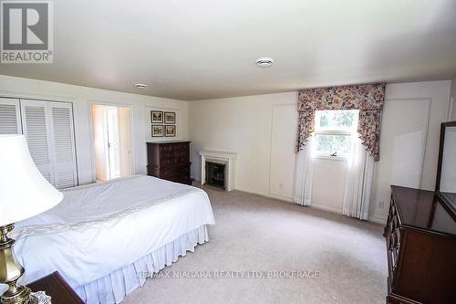 1457 Niagara Boulevard, Fort Erie (332 - Central), ON - Indoor Photo Showing Bedroom