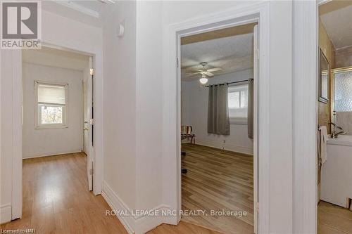 5292 Bridge Street, Niagara Falls (211 - Cherrywood), ON - Indoor Photo Showing Other Room