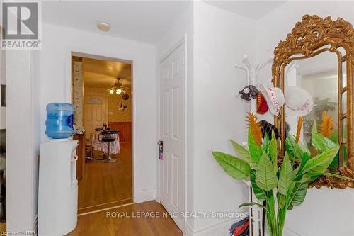 5292 Bridge Street, Niagara Falls (211 - Cherrywood), ON - Indoor Photo Showing Other Room