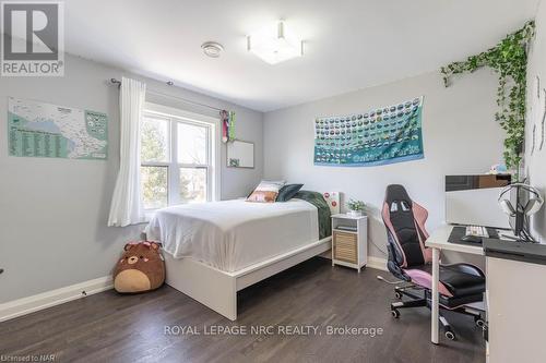 20 Jubilee Drive, St. Catharines (444 - Carlton/Bunting), ON - Indoor Photo Showing Bedroom