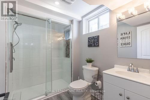 20 Jubilee Drive, St. Catharines (444 - Carlton/Bunting), ON - Indoor Photo Showing Bathroom